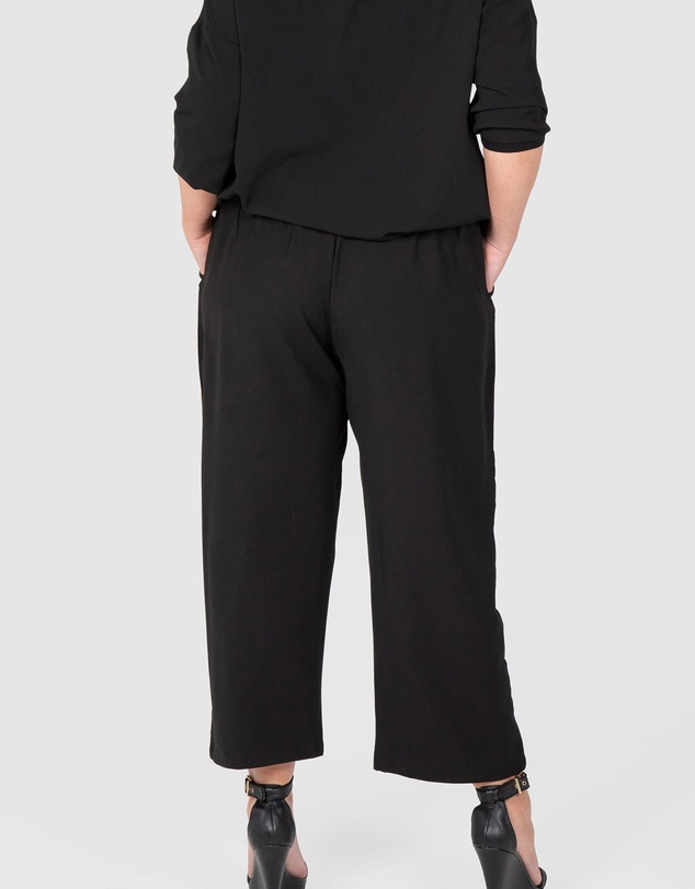 Love Your Wardrobe - Livia Crop Straight Leg Pants