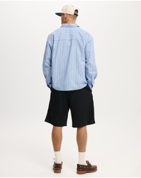 Cotton On - Super Baggy Pleated Shorts