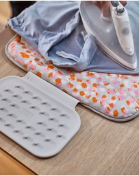 Joseph Joseph - Swift™ Folding Ironing Mat with Silicone Iron Rest (90 x 47 cm) - Peach Blossom
