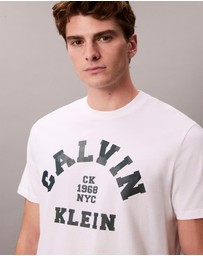 Calvin Klein Jeans - Varsity Logo Graphic Relaxed T-Shirt