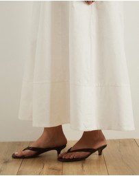 Atmos&Here Curvy - Lorry Keyhole Linen Blend Maxi Dress