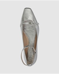 Beau Coops - Rainier Ballerinas