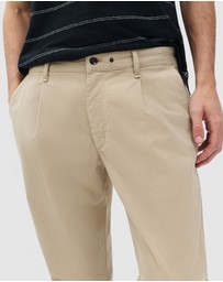 rag & bone - Evan Pleated Chino