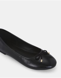 Miss Sofie - Lennie Flats