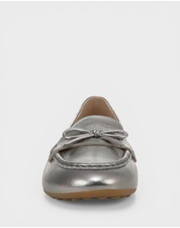 Vionic - Taryn Casual Slip-On Loafer - Pewter