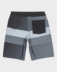 Quiksilver - Boys 8 to 16 Everyday 17