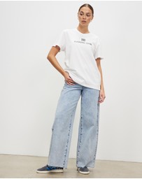 Running Bare - Totem 3.0 Boyfriend Tee