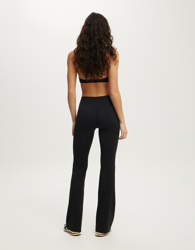 Cotton On Body Active - Ultra Luxe Cross Front Invisible Scrunch Flare