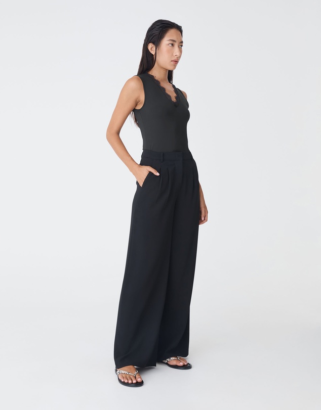 Forcast - Greer Lace Trim Cami