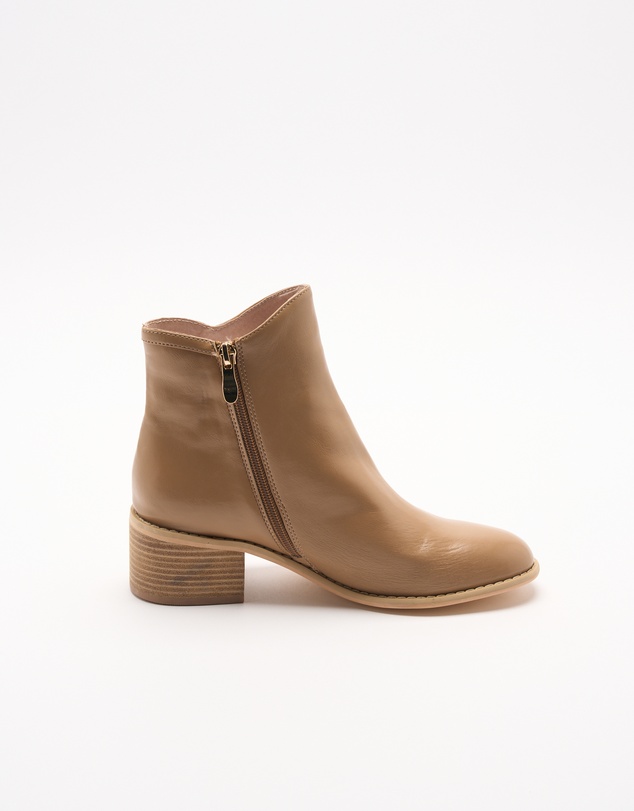 Walnut Melbourne - Marissa Boot