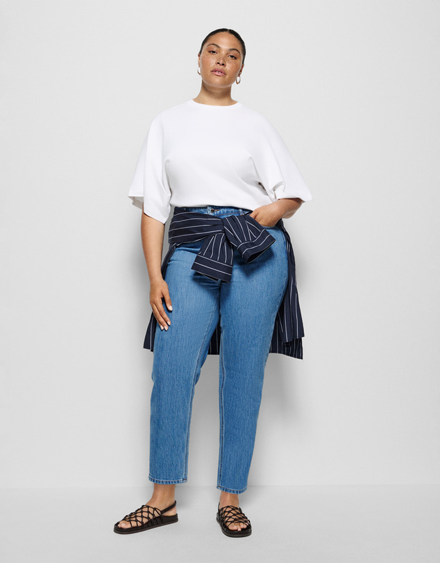 Commonry - The High Rise Crop Girlfriend Jean