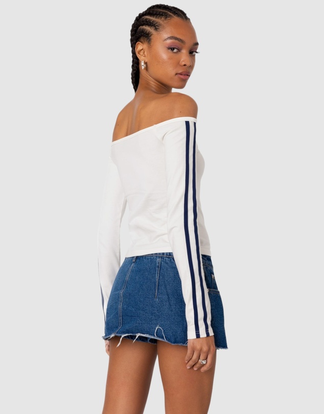 EDIKTED - 90'S Off Shoulder Long Sleeve T Shirt
