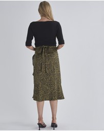 Angel Maternity - Christie Maternity Wrap Midi Skirt in Khaki Leopard Print