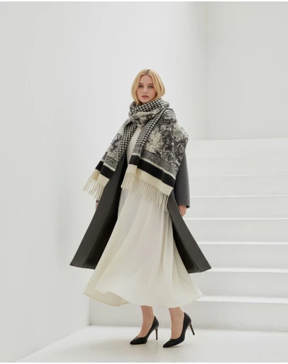 Mossée - Vienna Houndstooth Wool Shawl