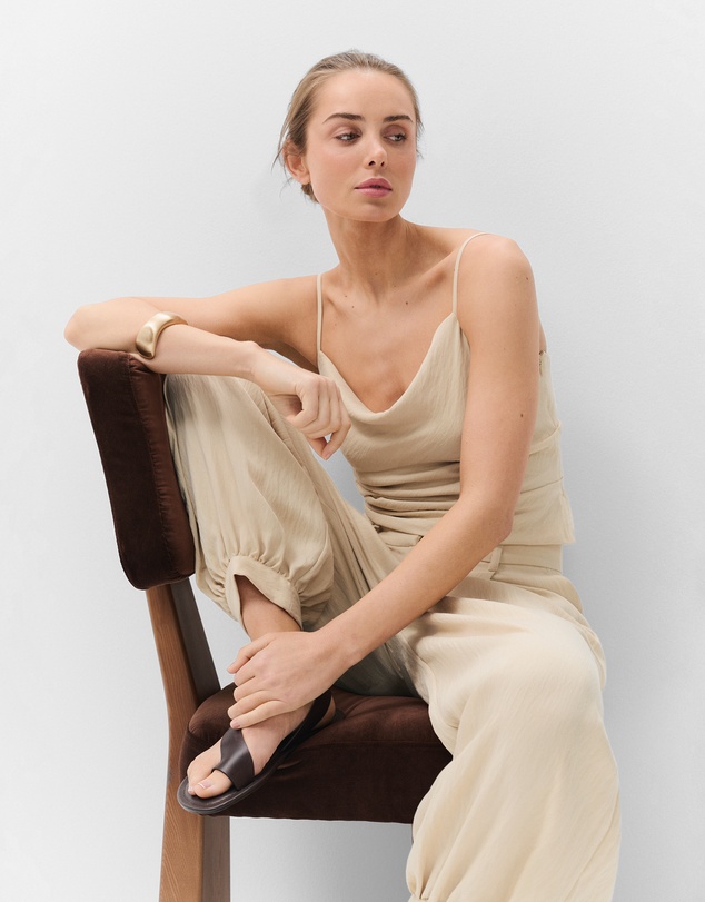 UNISON - Textured Tuck Detail Top