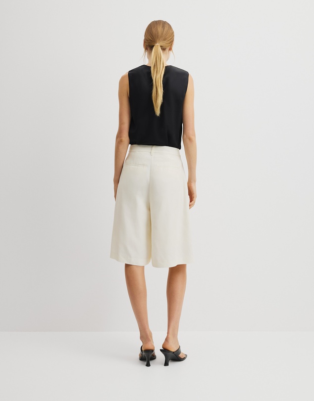 Country Road - Crepe Bermuda Short
