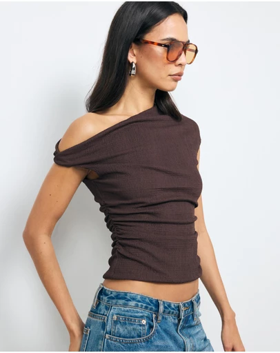 AERE - Asymmetric Shoulder Top