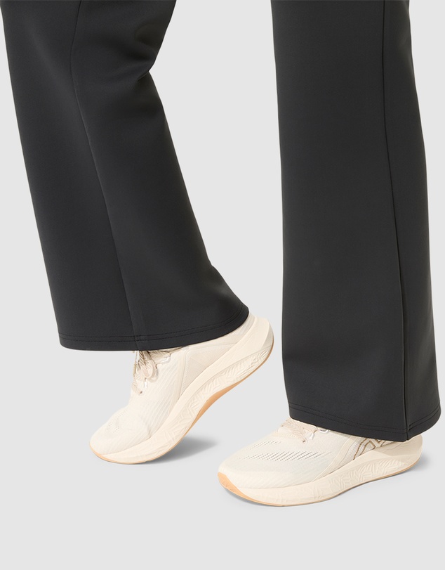 ASICS - Nagino Refined Texture Sweat Flare Pant - Women's