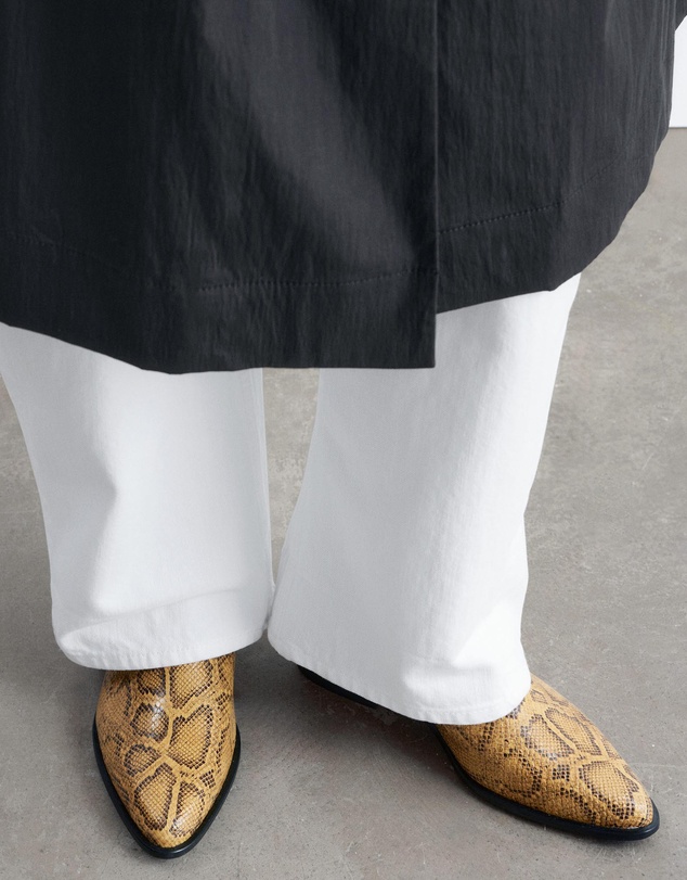 & Other Stories - Pointed-Toe Leather Chelsea Boots