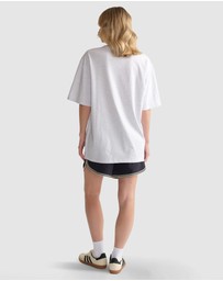 Decjuba - D-Luxe Distressed Logo Tee