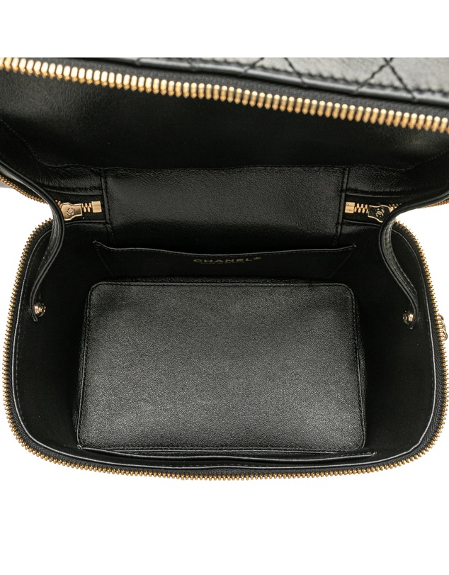 Pre-Loved by Azura Reborn - Pre-Loved Large Quilted Lambskin Knock On Wood Vanity Case