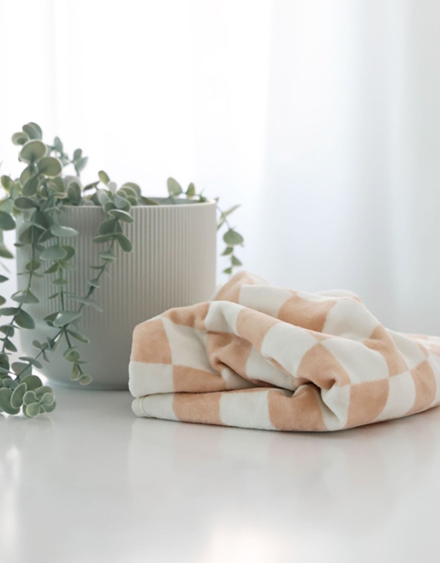 Living Textiles - Hooded Towel - Checkered Blush
