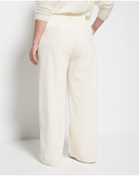 Commonry - Madelyn Pant