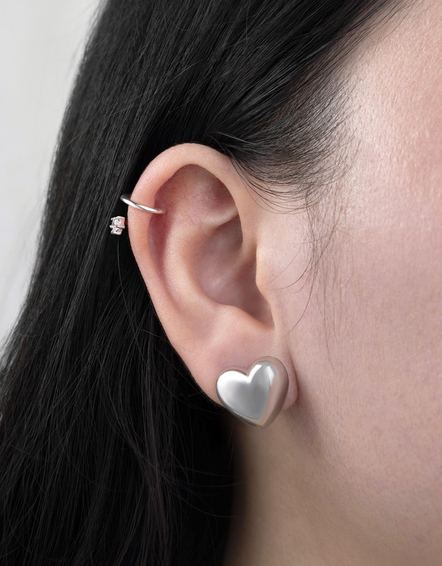 Wanderlust + Co - Bubble Heart Stud Earrings