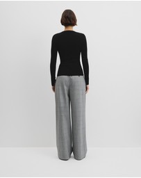 Country Road - Wool Silk V-neck Neck