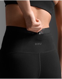 2XU - 6in Form Stash Hi-Rise Compression Shorts