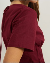 Atmos&Here - Maya Pin Tuck Top