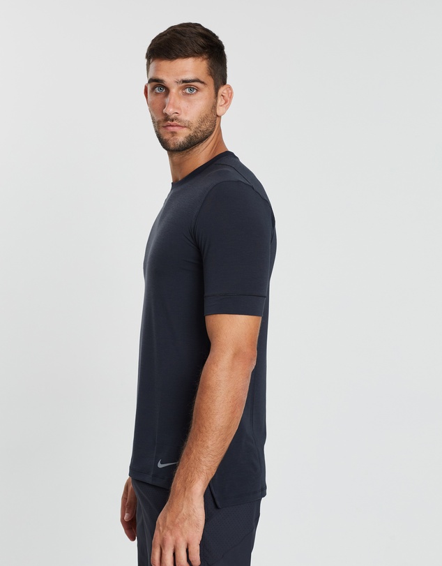 Nike - Dri-FIT Short Sleeve Yoga Training Tee
