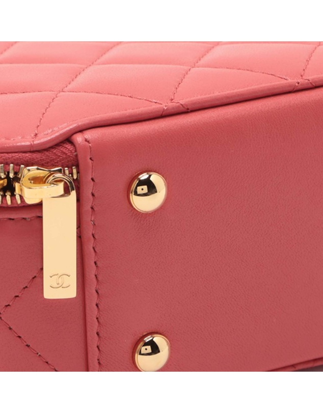 Pre-Loved by Azura Reborn - Pre-Loved Quilted Lambskin Chic Riviera Top Handle Vanity Case