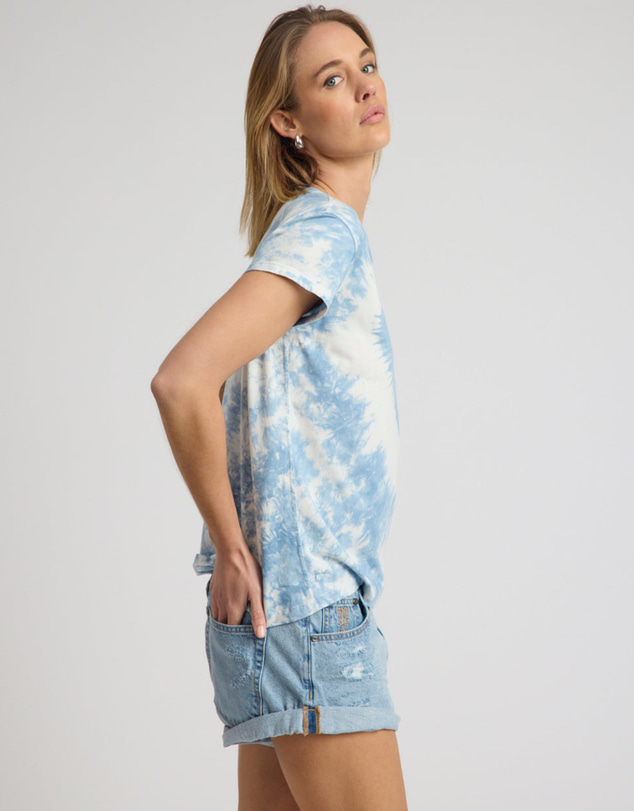 ONE TEASPOON - Heart Tie Dye Classic Tee - Faded Blue