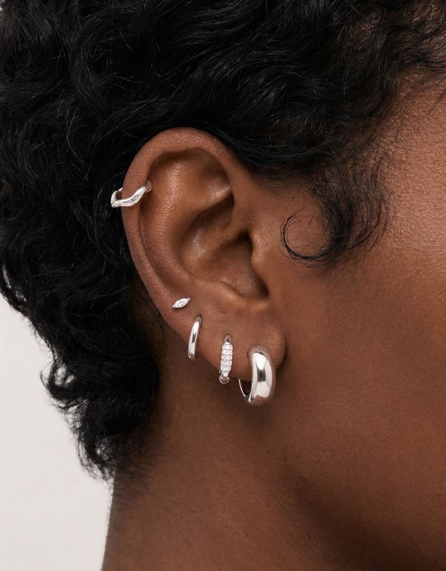 HOUSE OF SLANI - Dainty Wavy Ingrid Silver Hoops