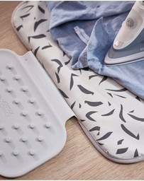 Joseph Joseph - Swift™ Folding Ironing Mat with Silicone Iron Rest (90 x 47 cm) - Ecru