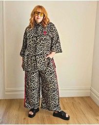 Hope & Harvest - Elio Pants Leopard Print w Red Stripe