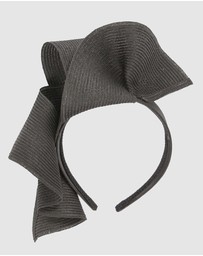 Max Alexander - Large Wavy Black Racing Fascinator