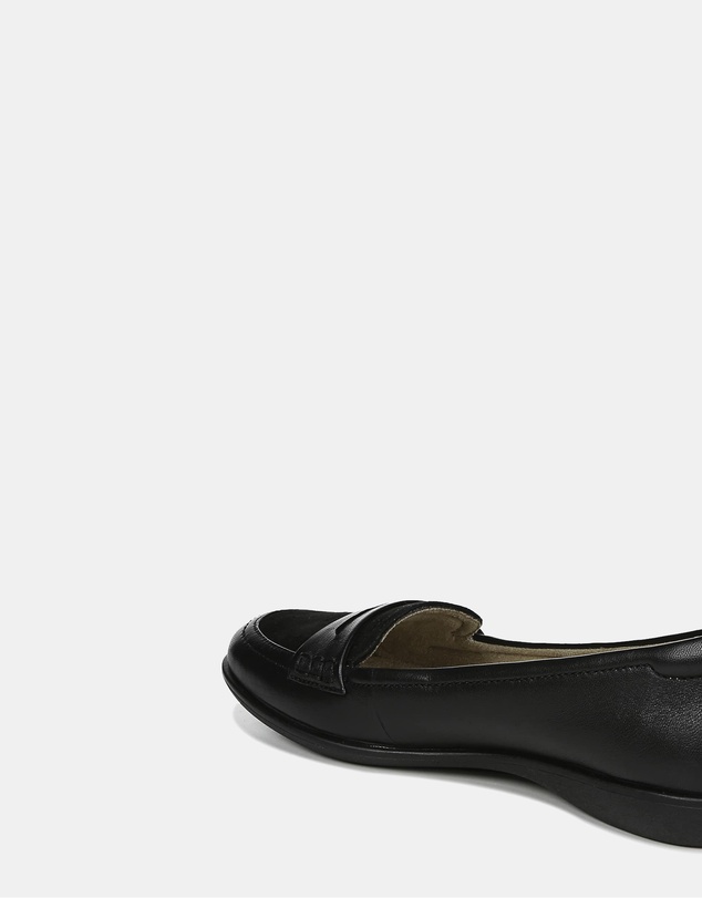 Naturalizer - Finley Loafer - Black