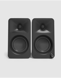 iWorld - Kanto OBI3 Turntable - Matte Green with Kanto ORA 100W Powered Speakers - Black Bundle