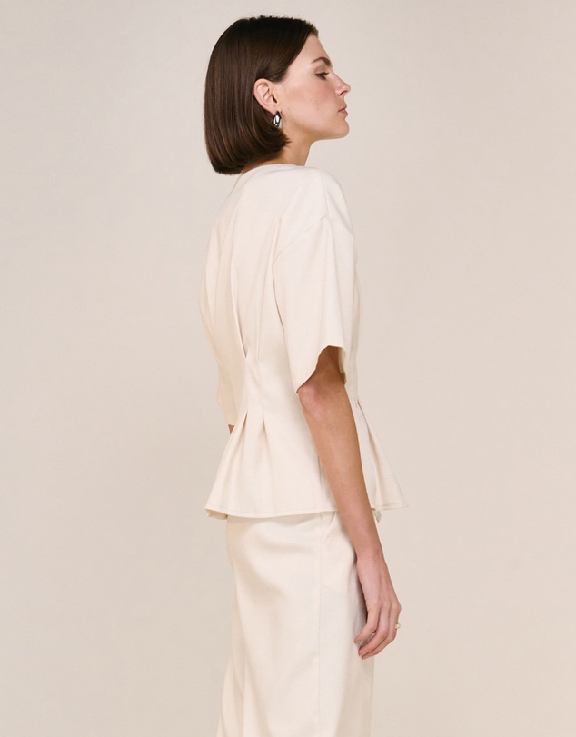 Staple the Label - Sable Top