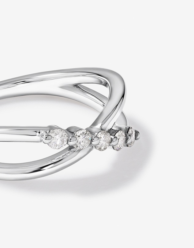 Michael Hill - 0.20 Carat TW Round Brilliant Diamond Crossover Ring in Sterling Silver