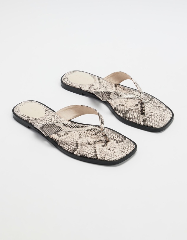 AERE - Flat Leather Thongs
