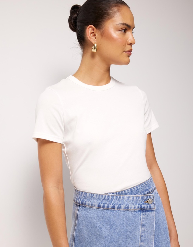 AERE - Eliza Slim Crew Neck Tee