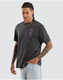 Kiss Chacey - Division Relaxed Tee