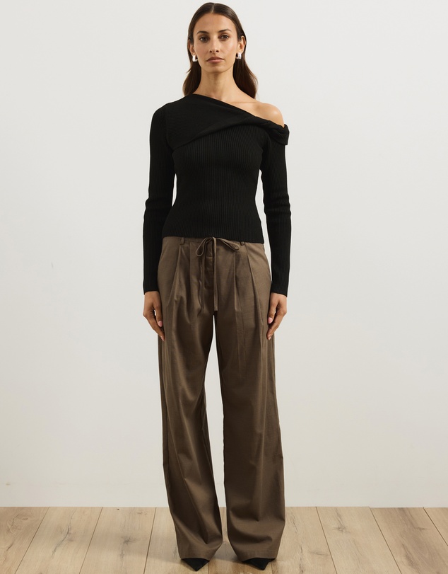 Atmos&Here - Alora Long Sleeve Knit Top With Twist Detail