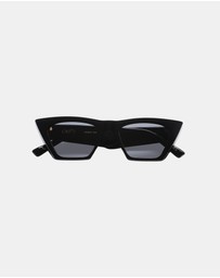 Soda Shades - Rozalia Russia x Soda Shades - Shade 001 Black
