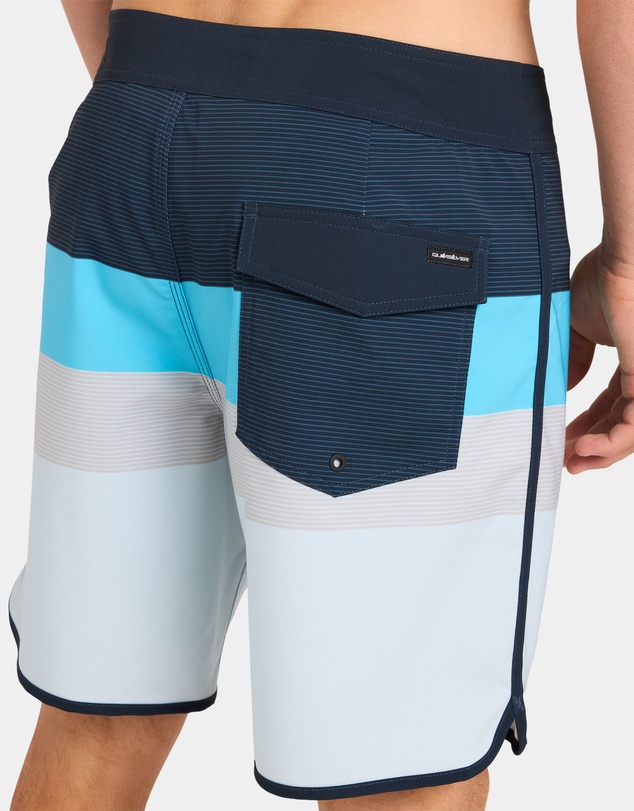 Quiksilver - Mens Surfsilk Scallop 18