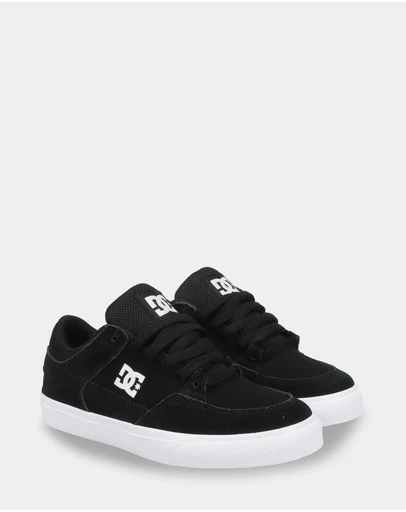 DC Shoes - Boys 8 to 16 Onyx Skate Shoes