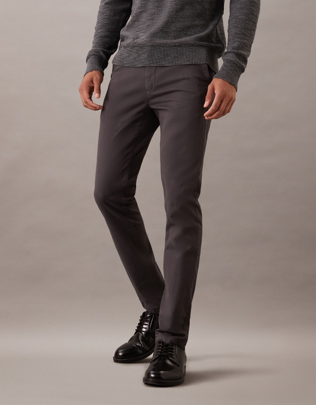 Calvin Klein - Slim Chinos
